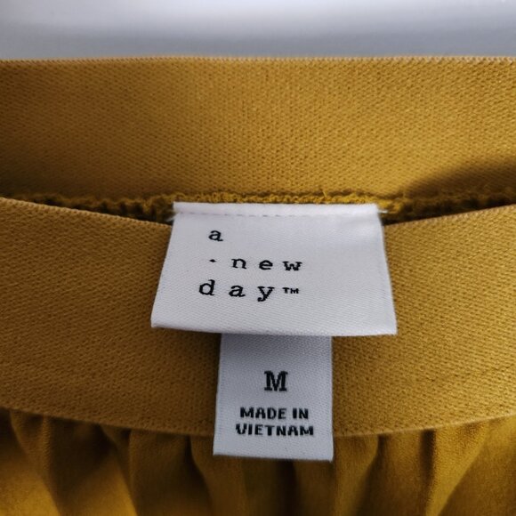 A New Day Pleated Skirt - Medium - NWT - Picture 3 of 4